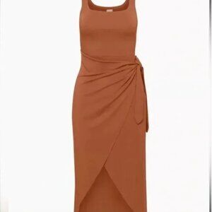 Aritzia Wilfred Saturn midi dress in Rich Chestnut
